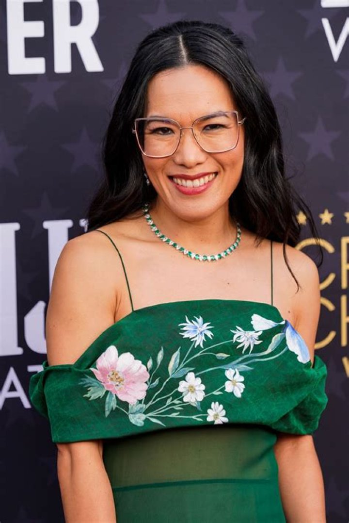 Ali Wong (comedian) Wiki,Age,Birthday,Biography,Height,Net Worth ..
