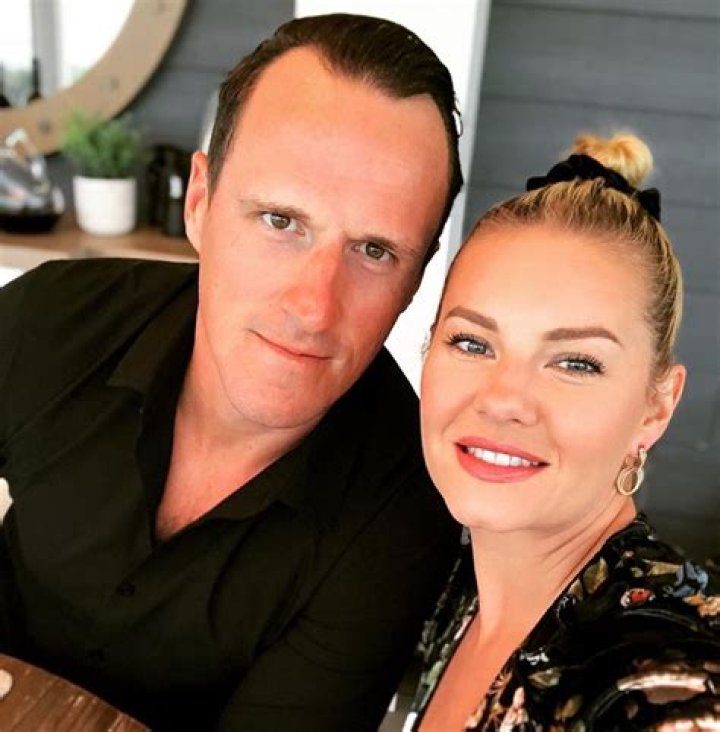 Elisha Cuthbert - Bio, Age, Wiki, Facts and Family