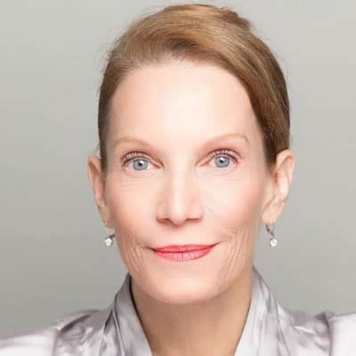 Evelyn Hart - Bio, Age, Wiki, Facts and Family