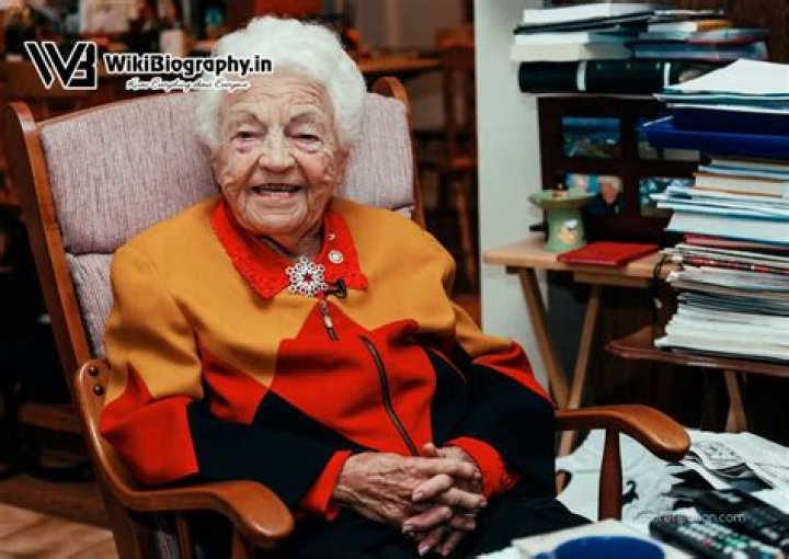 Hazel McCallion - Bio, Age, Wiki, Facts and Family