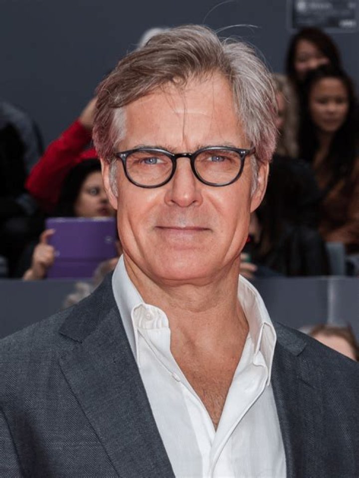 Henry Czerny - Bio, Age, net worth, height, Wiki, Facts and Family