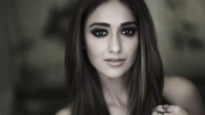 Ileana D'Cruz - Bio, Age, Wiki, Facts and Family