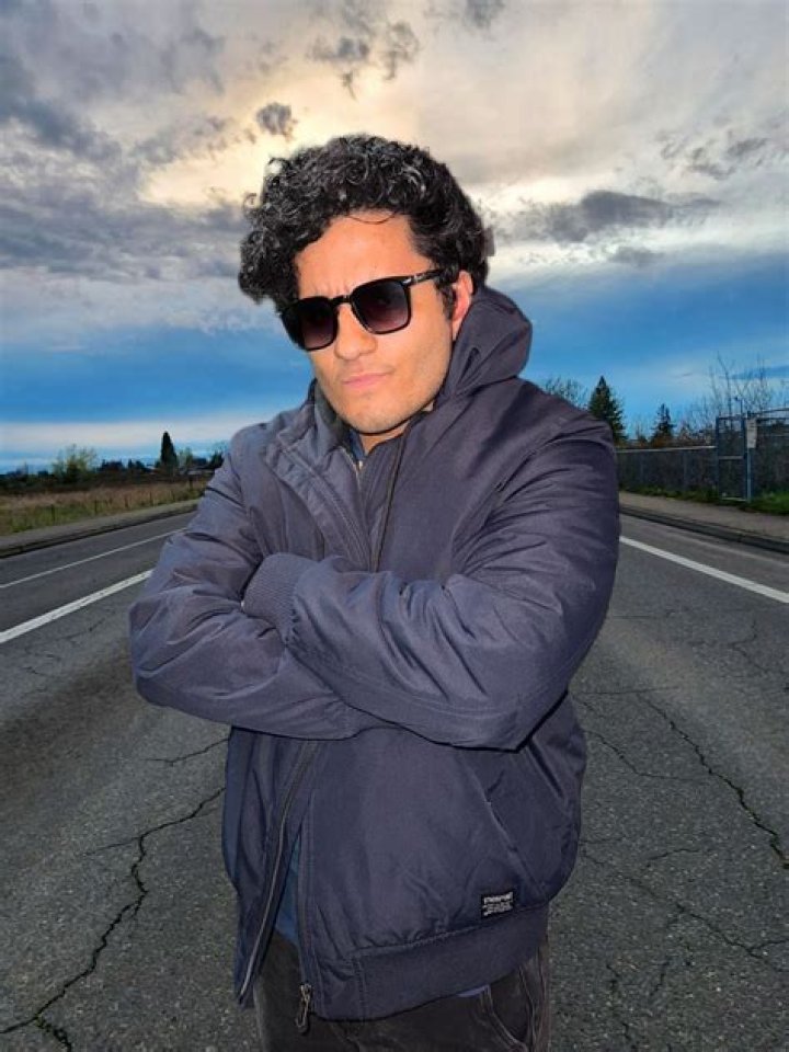 Islas Vlogs - Bio, Age, Wiki, Facts and Family