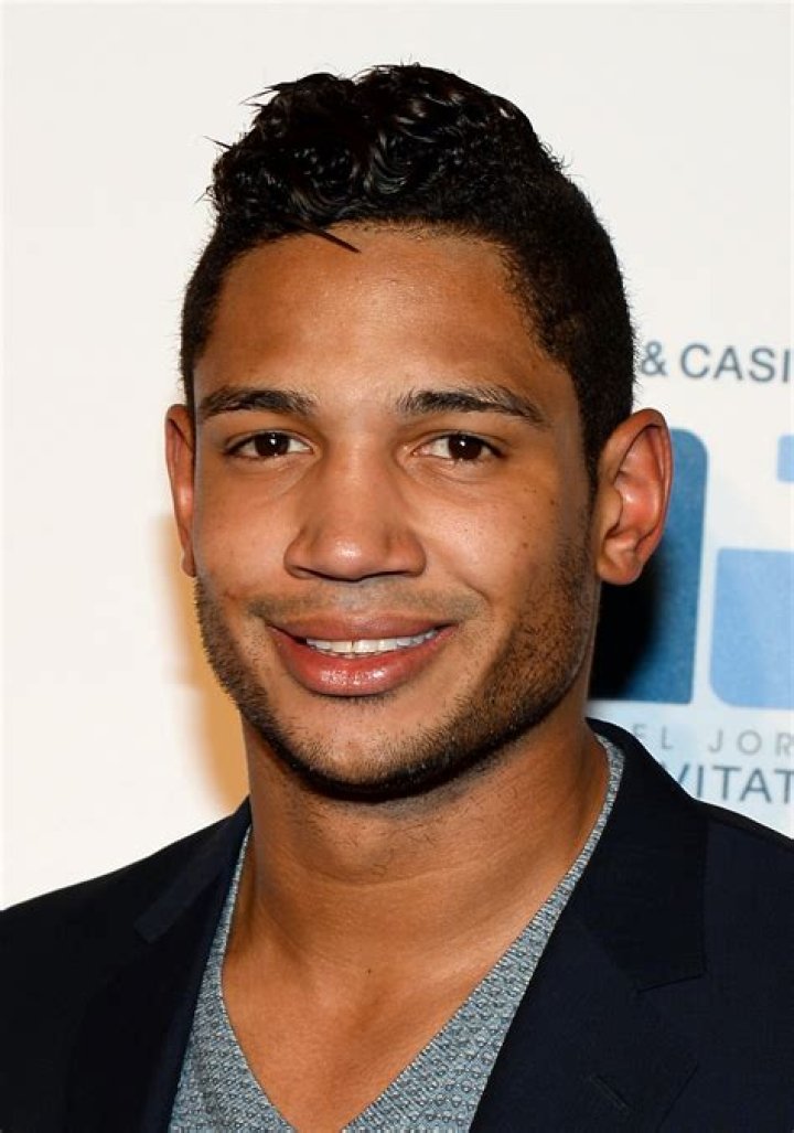 Josh Freeman - Bio, Age, net worth, height, Wiki, Facts and Family