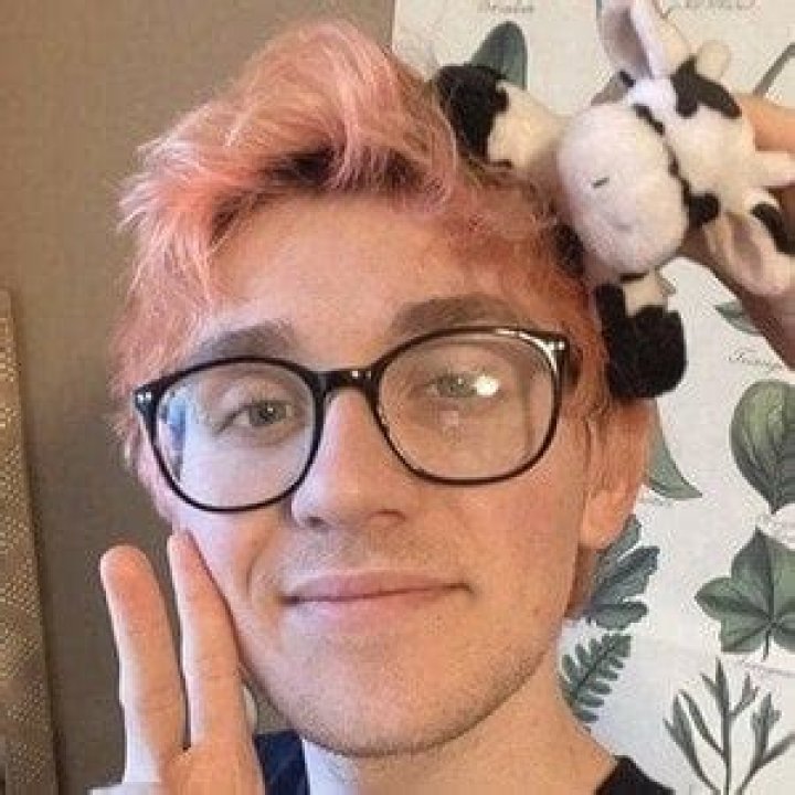 Kaden Fumblebottom (webvideostar) - Wikipedia, Age, Net Worth, Biography , Spotify, TikTok, Facebook, Facts and Family