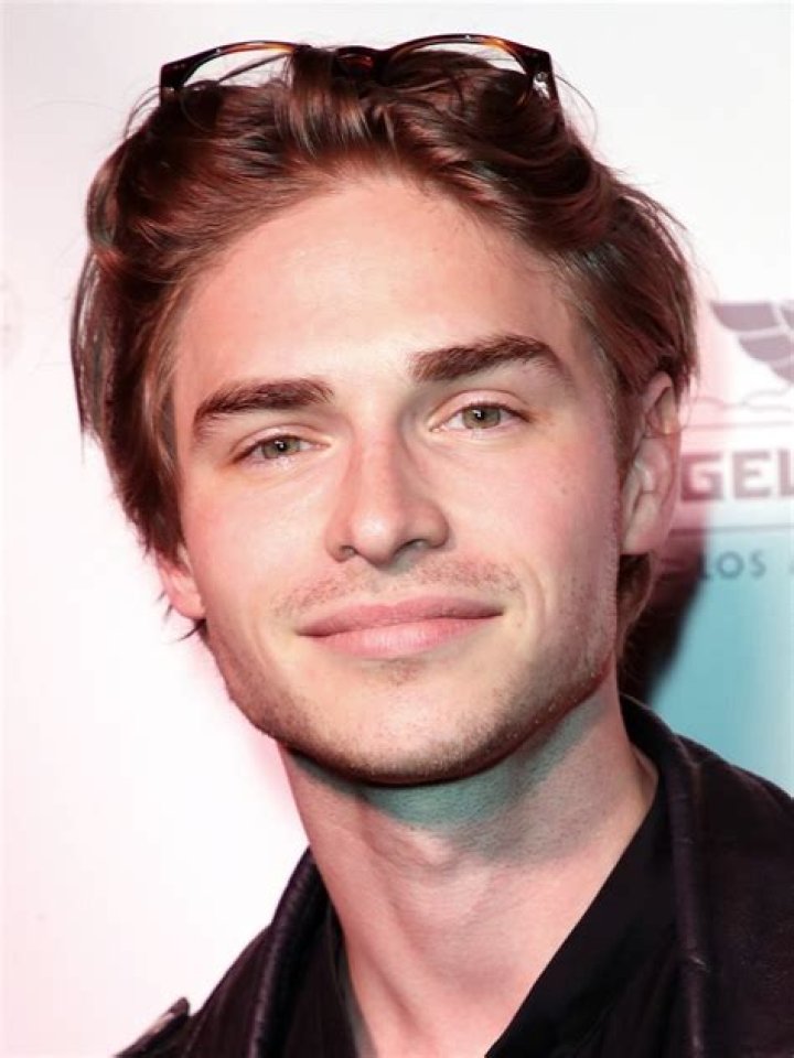 Keenan Tracey - Bio, Age, weight, height, Wiki, Facts and Family