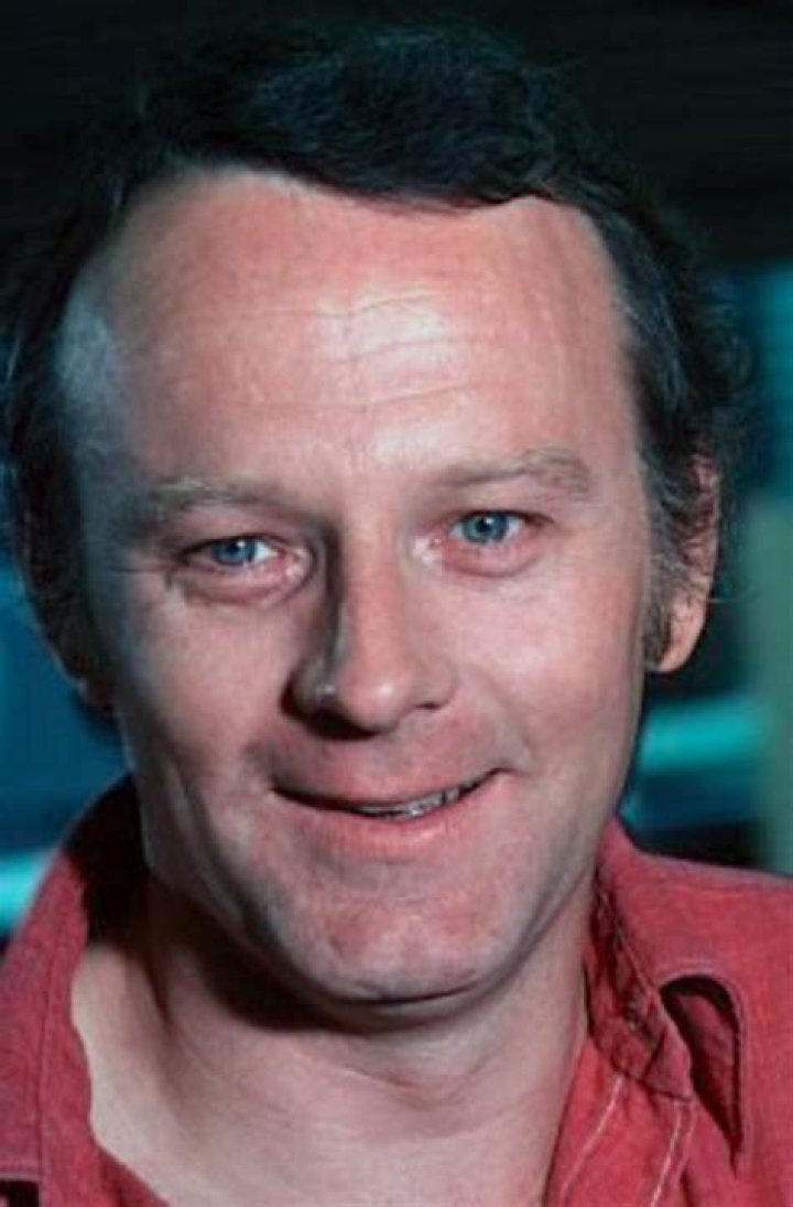 Larry Linville - Bio, Age, net worth, height, Wiki, Facts and Family