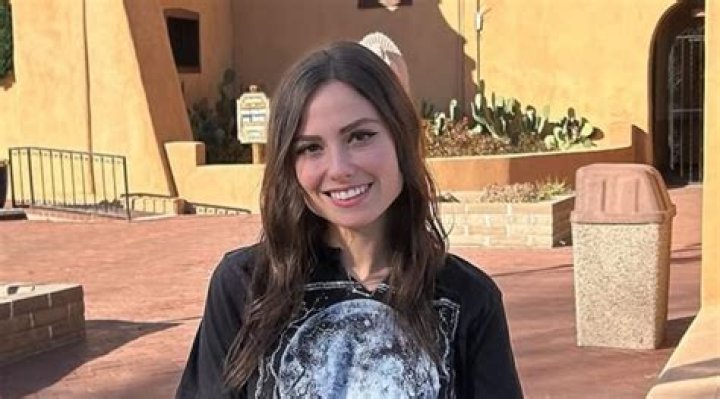 Lexis Araujo - Bio, Age, Wiki, Facts and Family