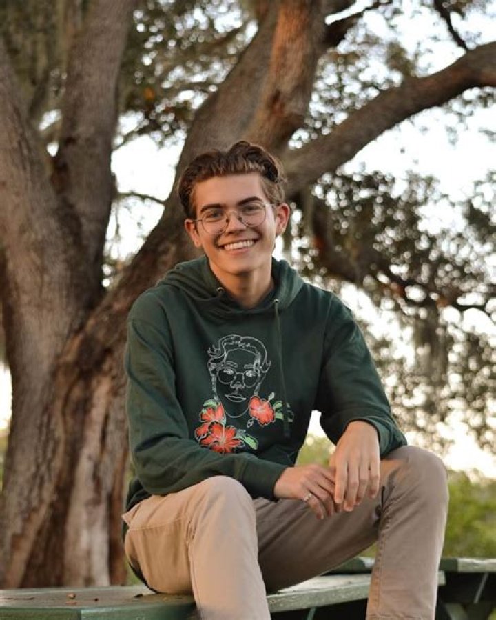 Liam Silk - Bio, Age, height, weight, Wiki, Facts and Family