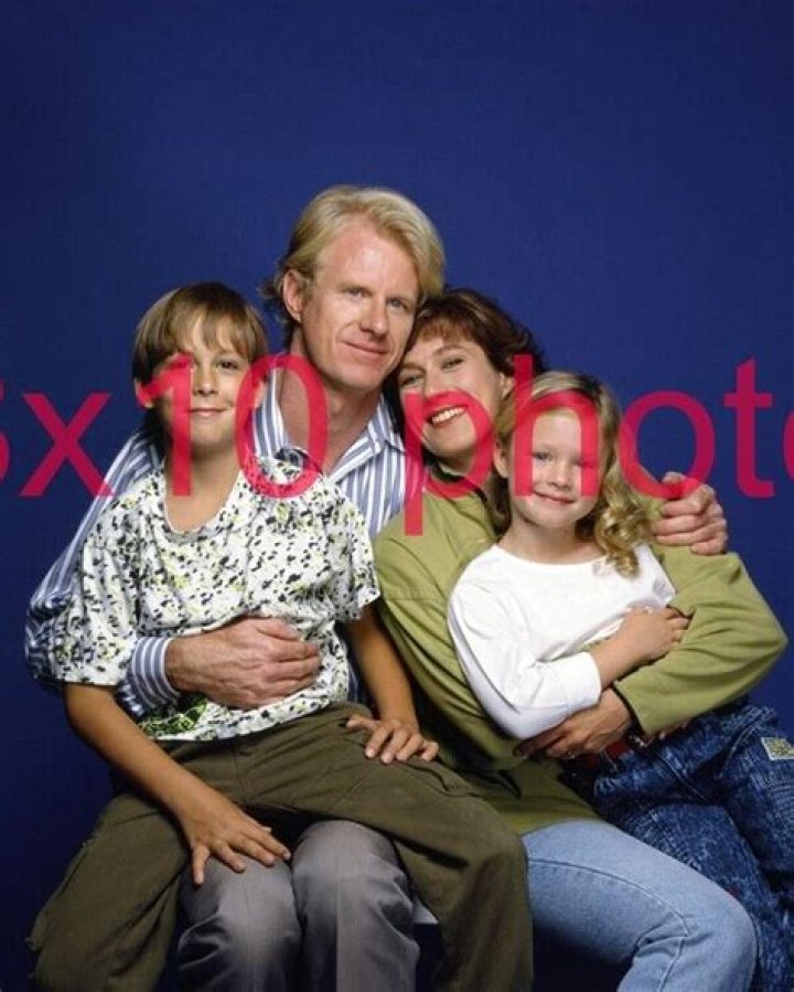 Max Elliott Slade - Bio, Age, siblings, height, Wiki, Facts and Family