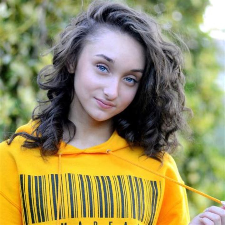 McKenzi Deal(webvideostar) - Biography, Age, Net Worth, Wikipedia, Spotify, TikTok, Facebook, Facts and Family