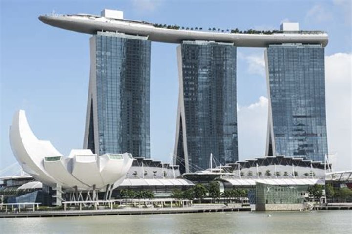 Moshe Safdie - Bio, Age, Wiki, Facts and Family