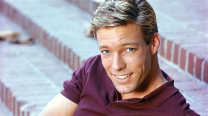 Richard Chamberlain - Bio, Age, net worth, height, Wiki, Facts and Family