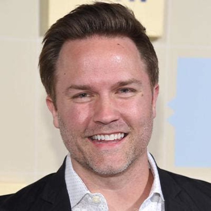 Scott Porter - Bio, Age, net worth, siblings, height, Wiki, Facts and Family