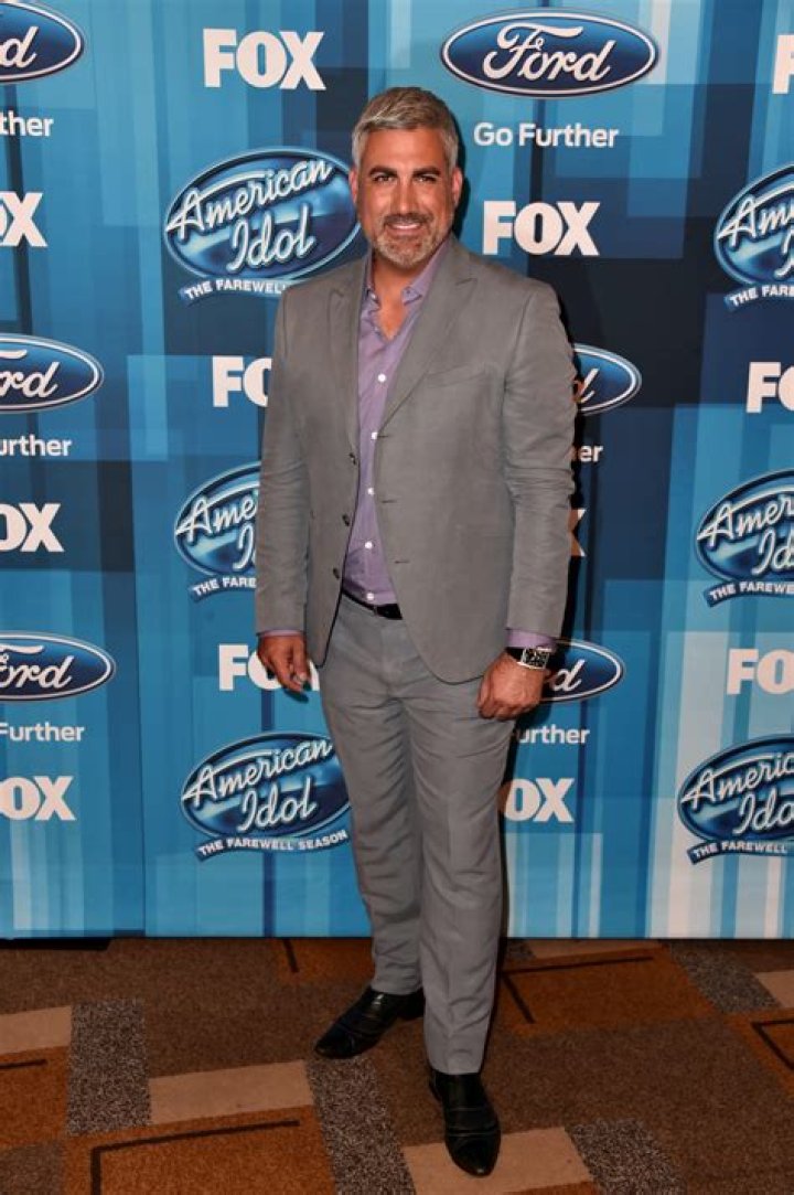 Taylor Hicks - Bio, Age, net worth, height, Wiki, Facts and Family