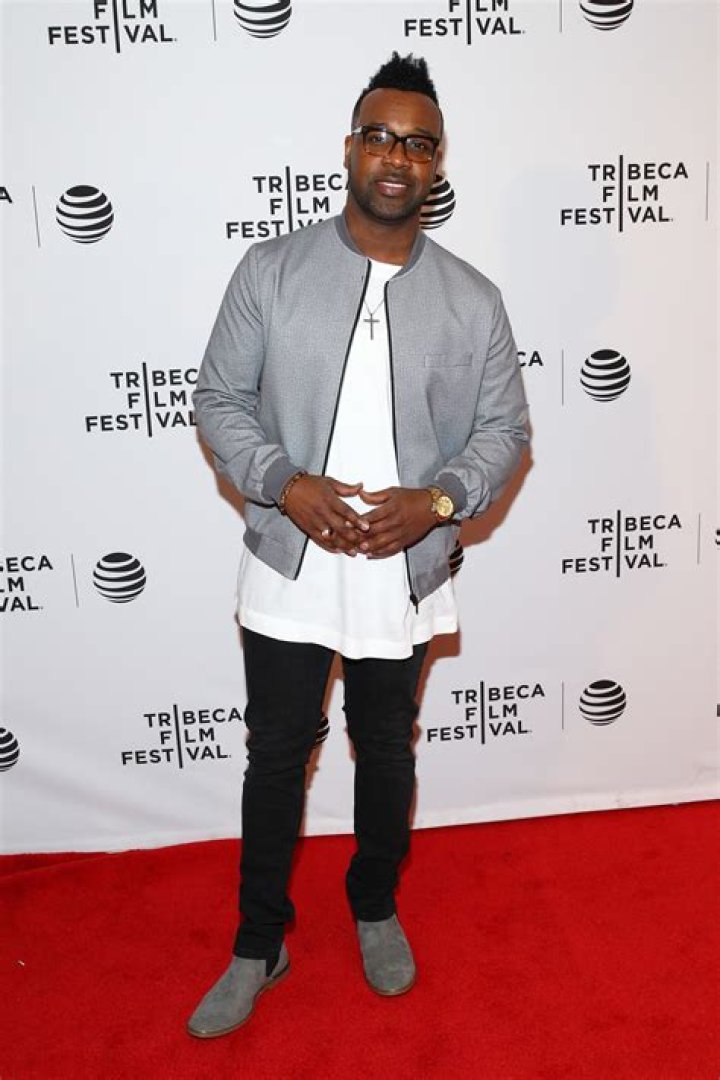 VaShawn Mitchell - Bio, Age, Wiki, Facts and Family